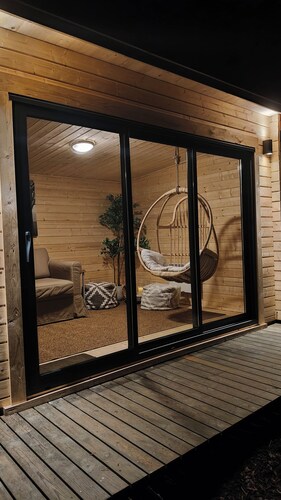 Luonto, cozy log cabin with Auroraskylight