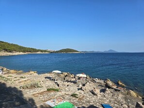 Beach nearby - Adria Vista Apartment - Apartment on the island of Lošinj with pool and sea view (Veli Lošinj)