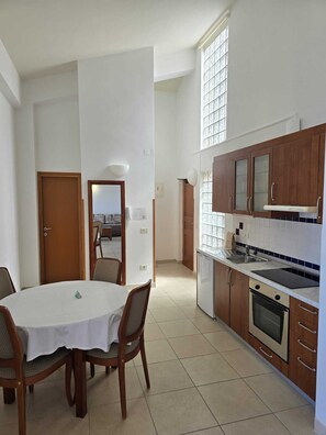 Private kitchen - Adria Vista Apartment - Apartment on the island of Lošinj with pool and sea view (Veli Lošinj)