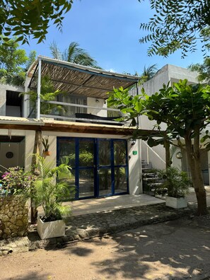 Exterior detail - Private cabin with Jacuzzi, just one minute from the beach. (Bolívar)