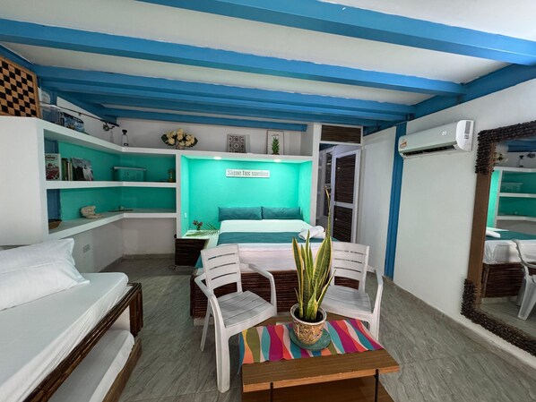 Internet, bed sheets - Private cabin with Jacuzzi, just one minute from the beach. (Bolívar)