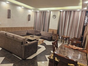 Living area - almansi Hotels (amman)