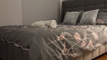 3 chambres, fer et planche Ă repasser, Wi-Fi gratuit, draps fournis