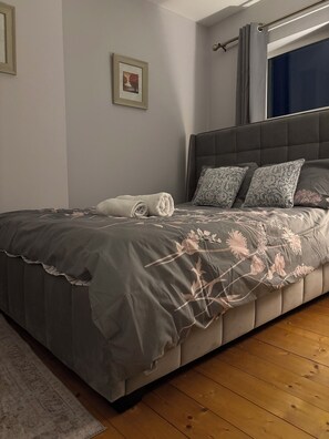 3 sovrum, strykjärn/strykbräda, gratis wi-fi och sängkläder