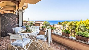 Outdoor dining - Lo Smeraldo by Interhome (Valledoria)