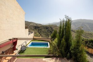 Property grounds - Close to Sierra Nevada and Alhambra, perfect location between nature and city. (Cenes de la Vega)