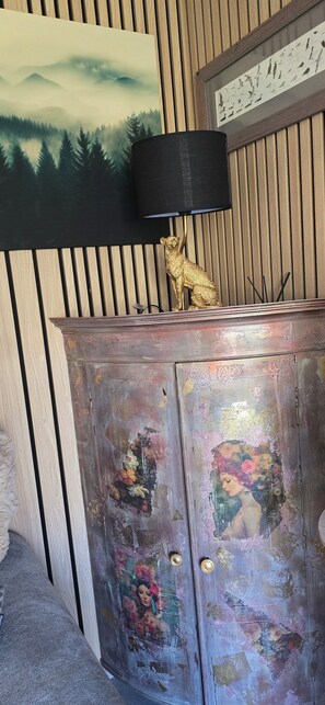 المنشأة من الداخل