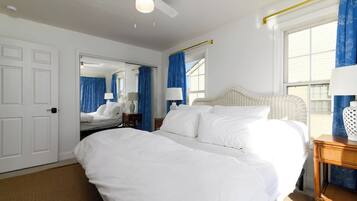 5 slaapkamers, een strijkplank/strijkijzer, reisbedje, gratis wifi