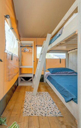 Island Glamping for 4 With Jacuzzi