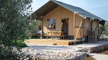 Cabin | Exterior