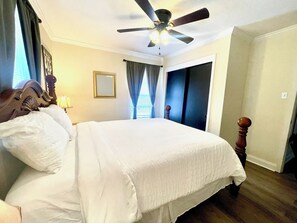 Iron/ironing board, WiFi, bed sheets