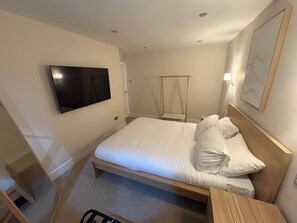 4 chambres, fer et planche à repasser, Wi-Fi