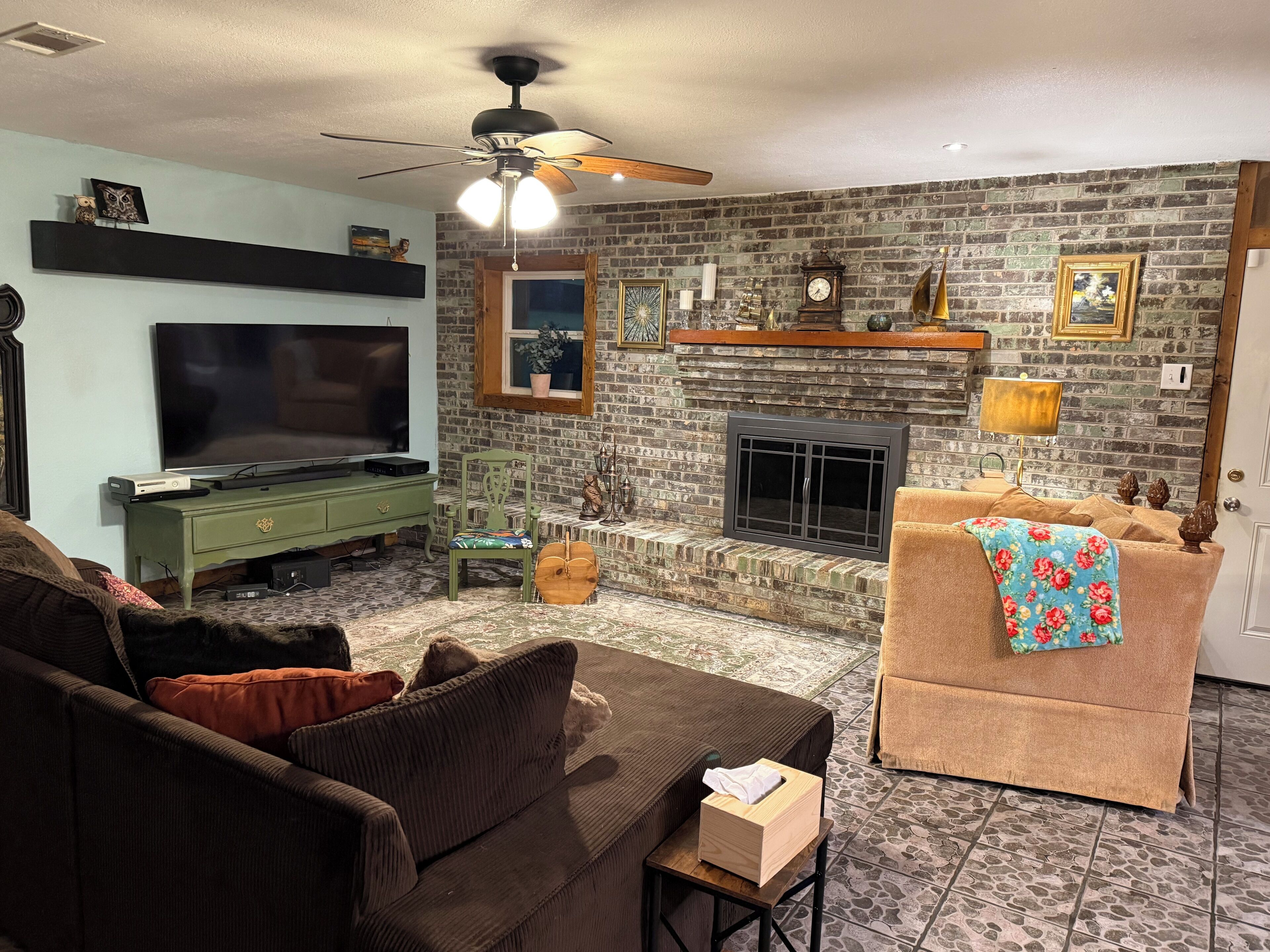 TV connectée, cheminée