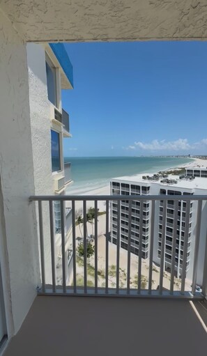 Property grounds - Serenity, Sunshine and the Sea! (Fort Myers Beach)