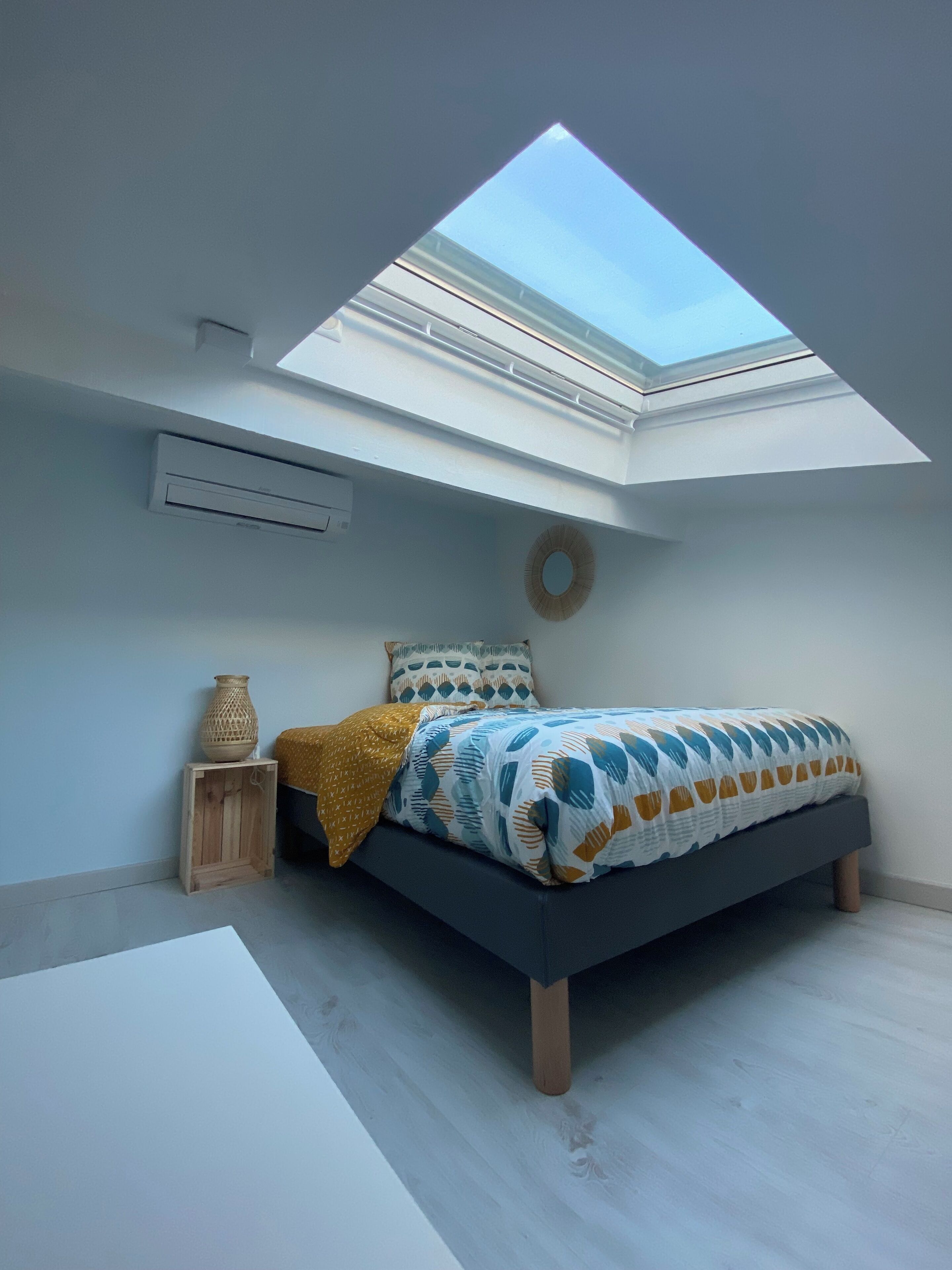 WiFi, bed sheets