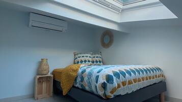 WiFi, bed sheets