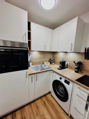 Oven, stovetop - InnStyle FeWo Rosenheim (Rosenheim)