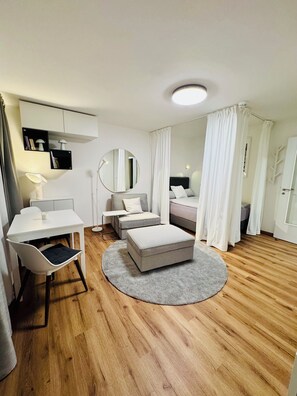 Iron/ironing board, WiFi, bed sheets - InnStyle FeWo Rosenheim (Rosenheim)