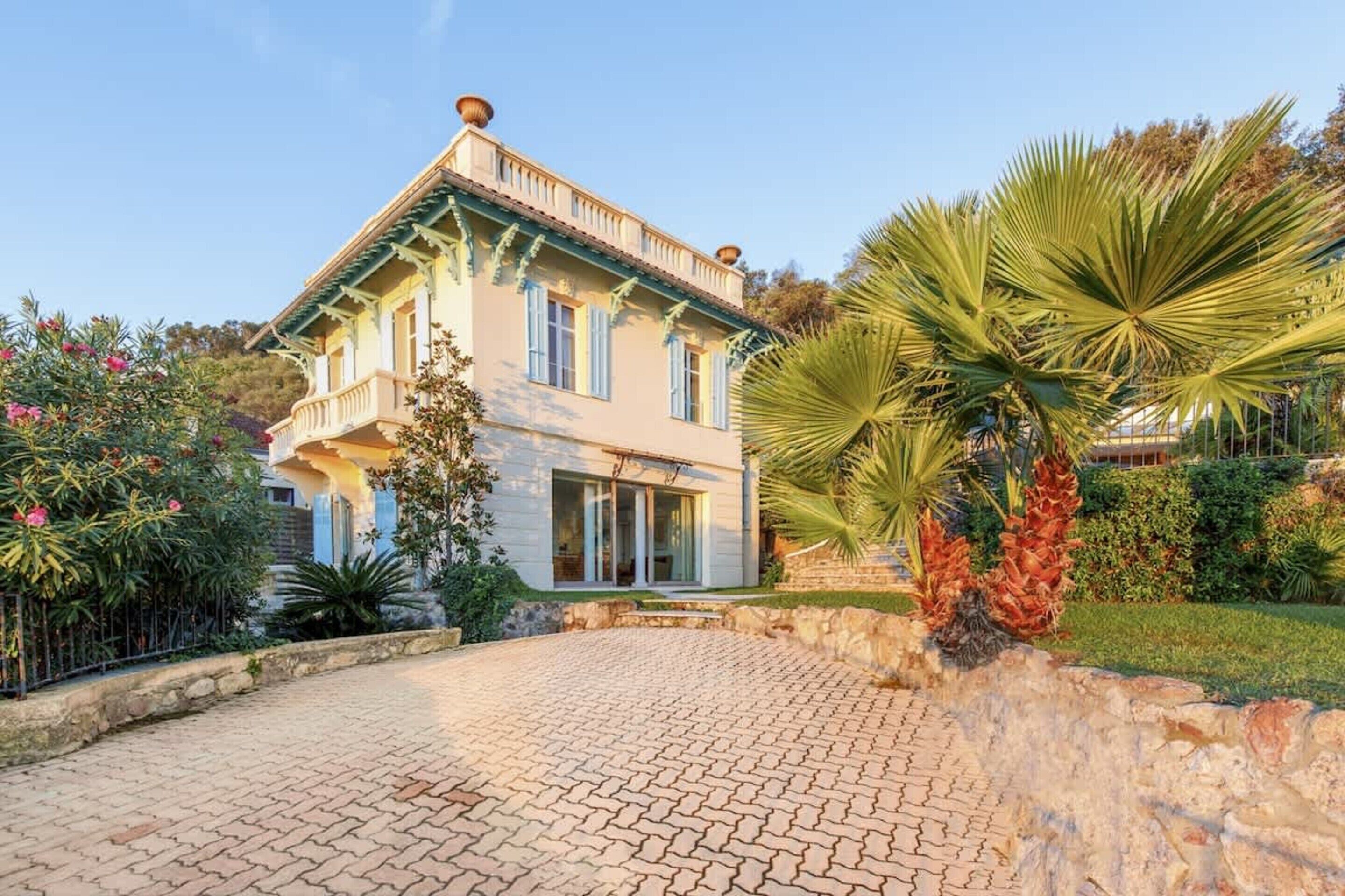 Villa | Exterior