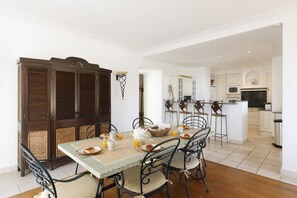 Villa | Dining - Magnificent Villa With sea View for a Group (Theoule-sur-Mer)