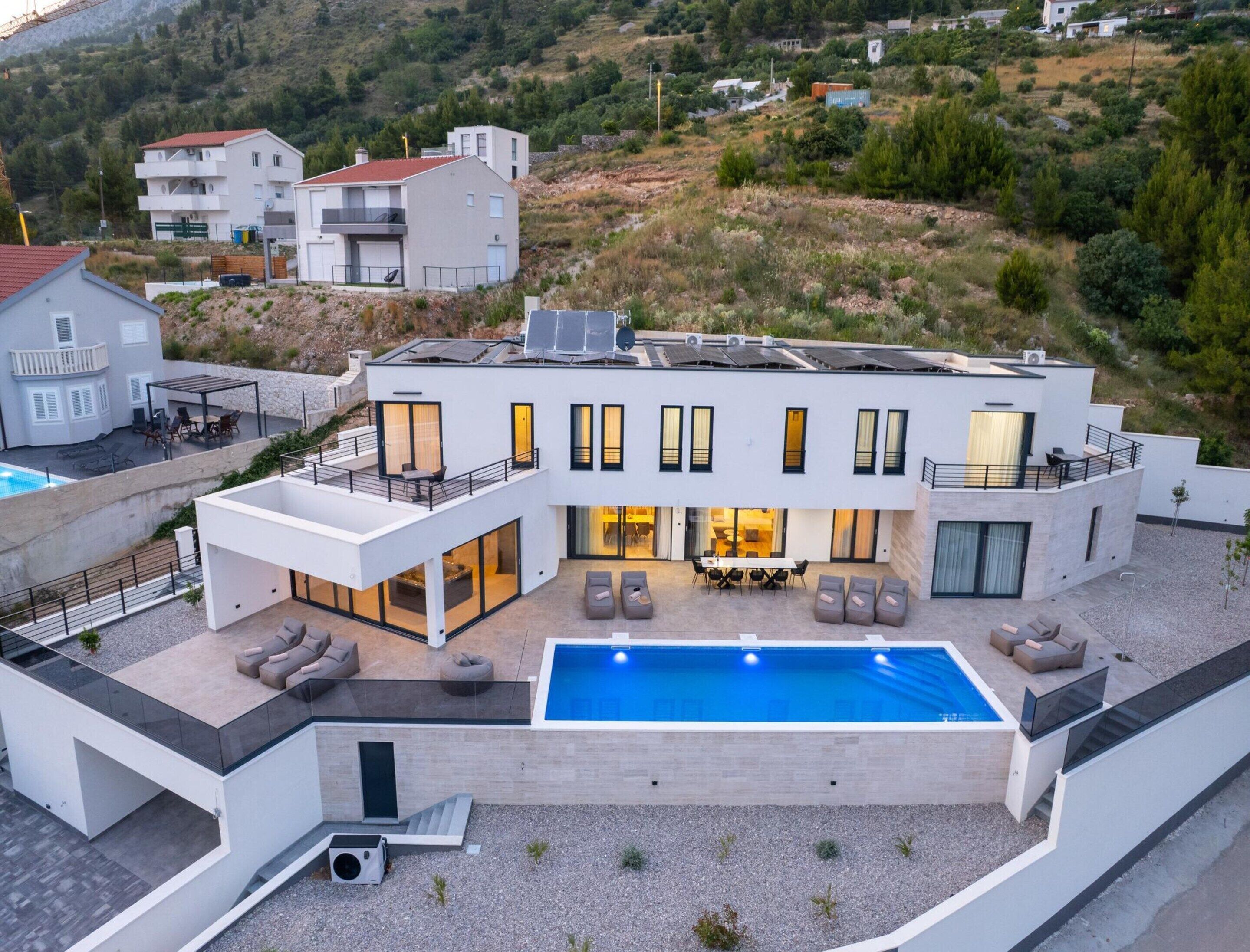 Villa | Exterior
