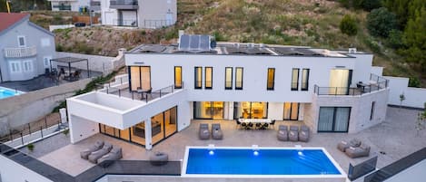 Villa | Exterior