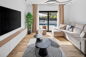TV, video game console, ping pong - Stylish 4-Bedroom Villa Agrosa with 30 m2 Private Pool, Hydromassage, Finnish Sauna and Fun zone (Srinjine)