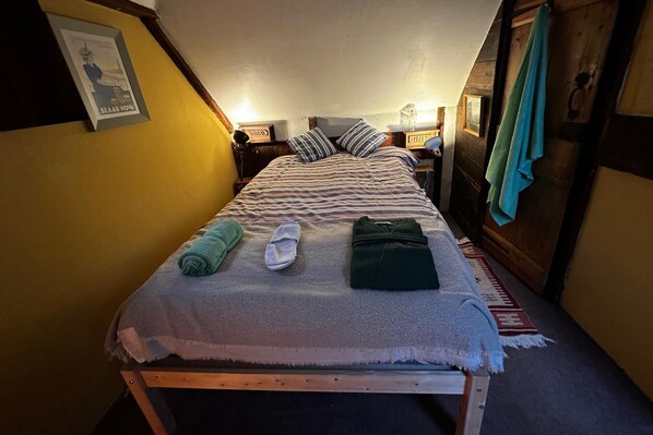 1 bedroom, iron/ironing board, free WiFi, bed sheets