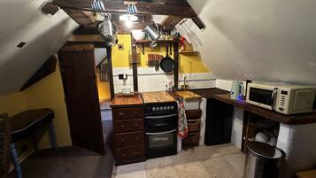 Tủ lạnh, lò vi sóng, lò nướng, bếp nấu