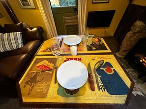 Interior - Sleeps 1- Retro- Wifi- Parking- Fireplace- Bbq (Newton Abbot)