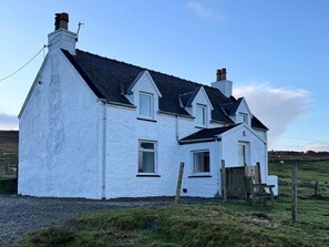 Exterior - Croft House - Sleeps 4 & Beautiful Mountain View (Glendale)