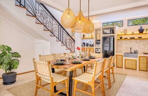 Dining - Villa San Diego - 4BR w Private Pool & Garden (Kecamatan Kuta)
