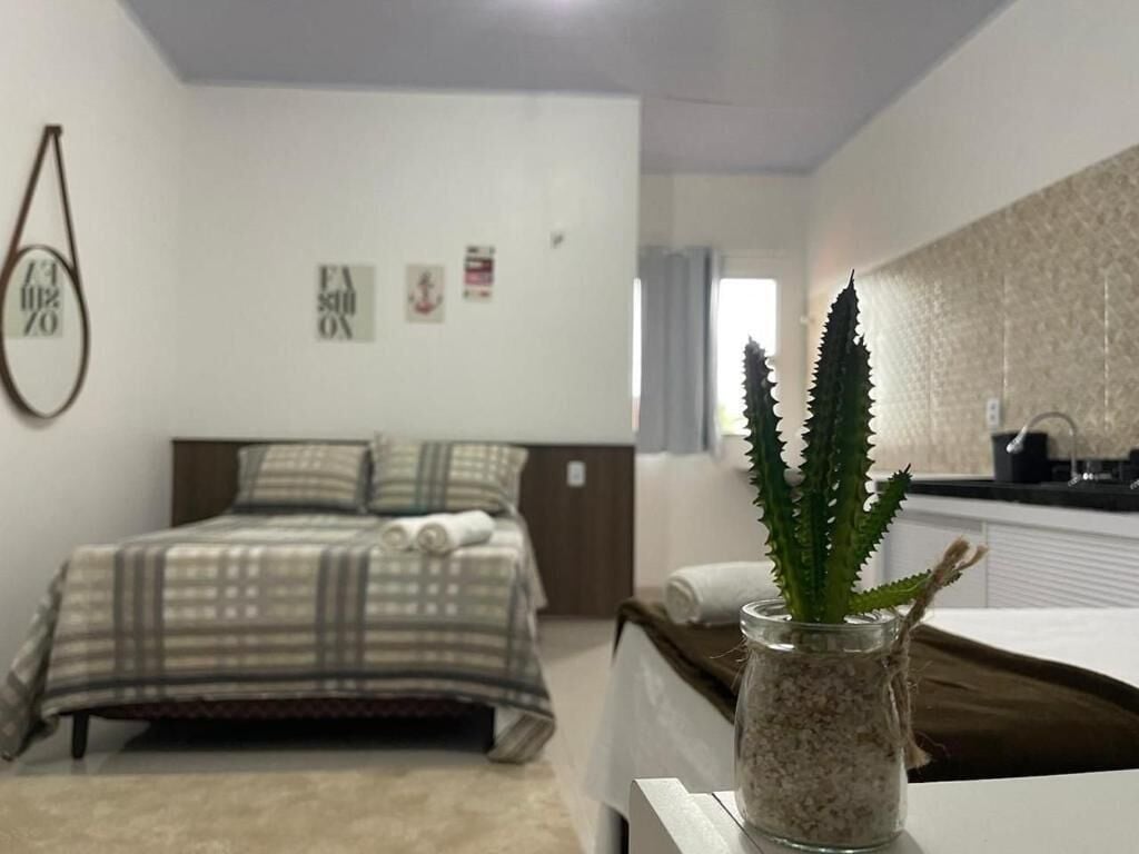 Bureau, espace de travail pour ordinateur portable, Wi-Fi gratuit