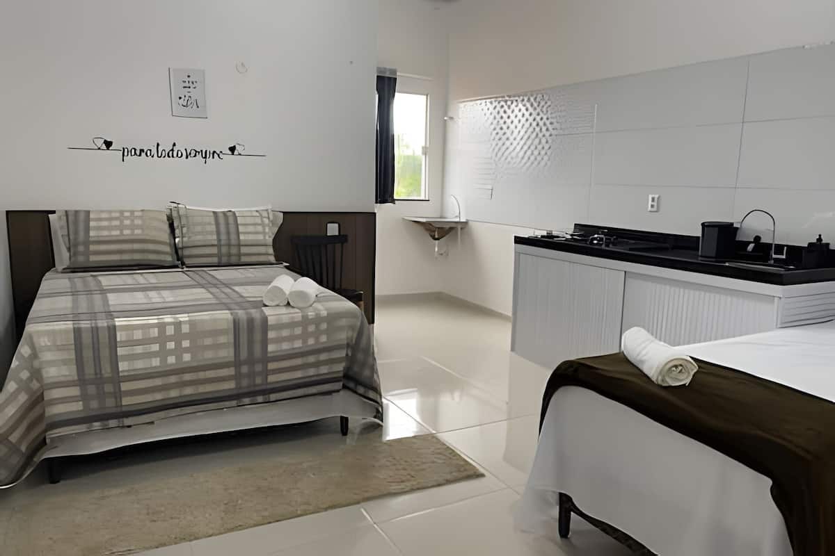 Suite | Bureau, espace de travail pour ordinateur portable, Wi-Fi gratuit