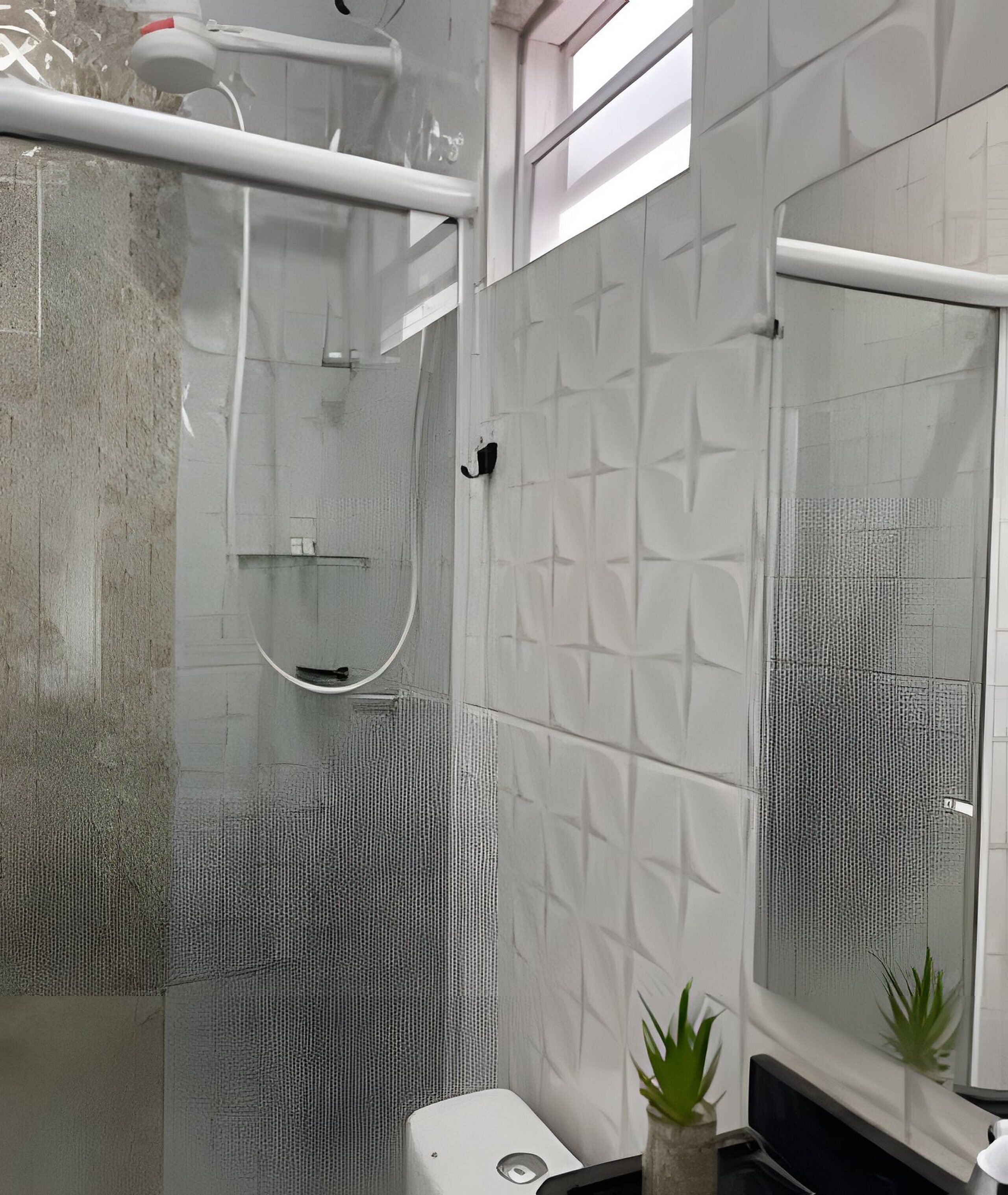 Dusche, kostenlose Toilettenartikel, Handtücher, Seife