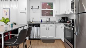 Coffee/tea maker, fridge, microwave, oven - Eco and Work Friendly Stay Near NuLu & Downtown (Louisville)