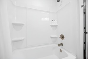 Towels - 1BR NULU Container | Private Deck & Top Floor View (Louisville)