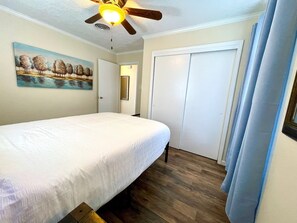 2 bedrooms, iron/ironing board, WiFi, bed sheets