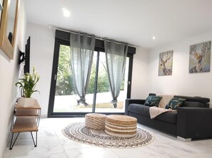 Smart TV - L'escapade.T2 ☆ Garden ☆ Spacious ☆ Parking ☆ Wifi (Castanet-Tolosan)