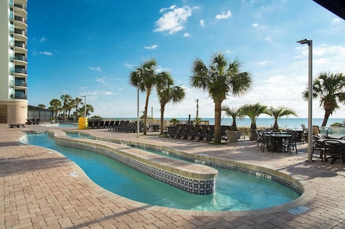 Oceanfront Room with Balcony, Pool & Beach Access – Myrtle Beach