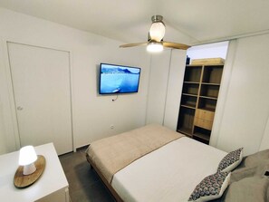 Tabla de planchar con plancha, Internet, ropa de cama