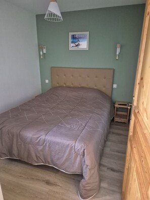 1 bedroom, iron/ironing board, free WiFi, bed sheets - Apartment in the heart of the resort with a beautiful view, swimming pool and parking. (Orcières)