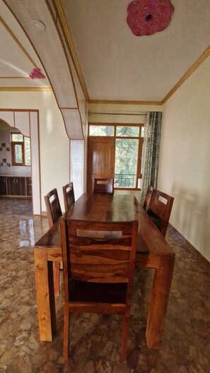 In-room dining - Divine Hills (Shimla)