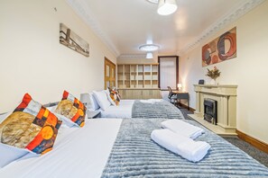 4 slaapkamers, een strijkplank/strijkijzer, wifi, beddengoed