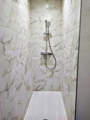 Dusche, Haartrockner