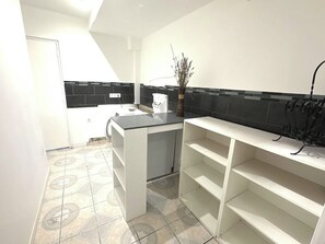 Interior - Bourg, spacieux studio equipe à 5 min du metro (Roubaix)