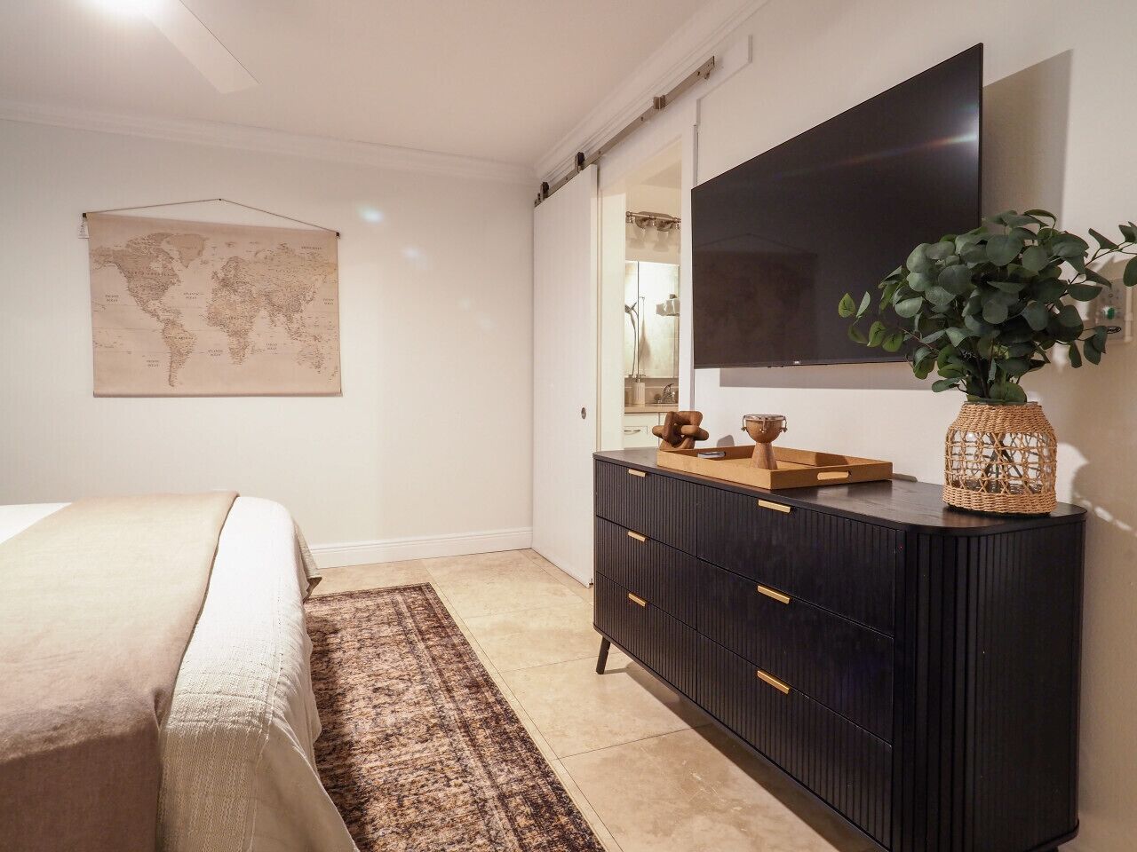 熨斗/熨衣板、旅行婴儿床、WiFi、床单