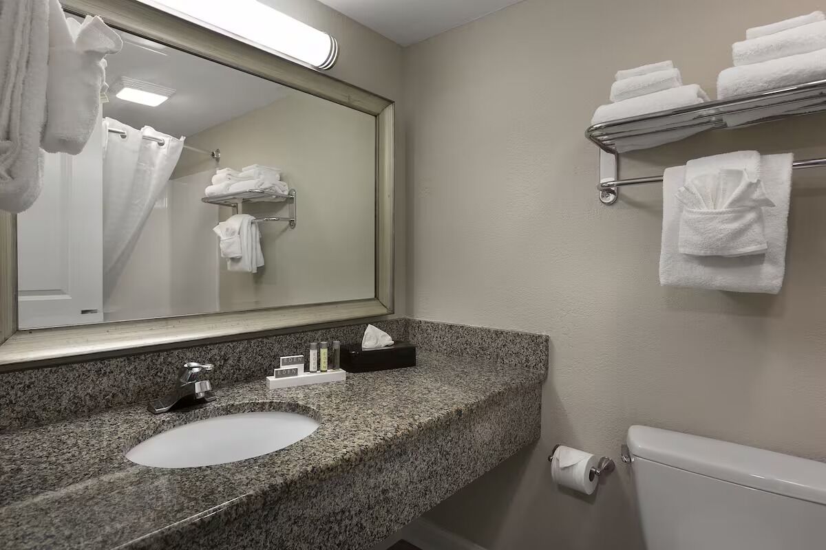 2 Ocean View Rooms | Bright Beachfront Resort Steps From Myrtle Beach Boardwalk - South Carolina