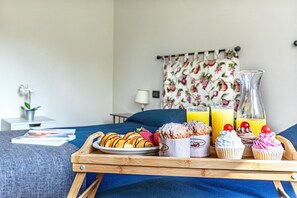 5 bedrooms, iron/ironing board, travel crib, free WiFi