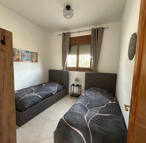 2 bedrooms, in-room safe, travel cot, free WiFi